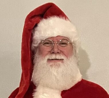 Santa Mac as Traditional Real Beard Santa